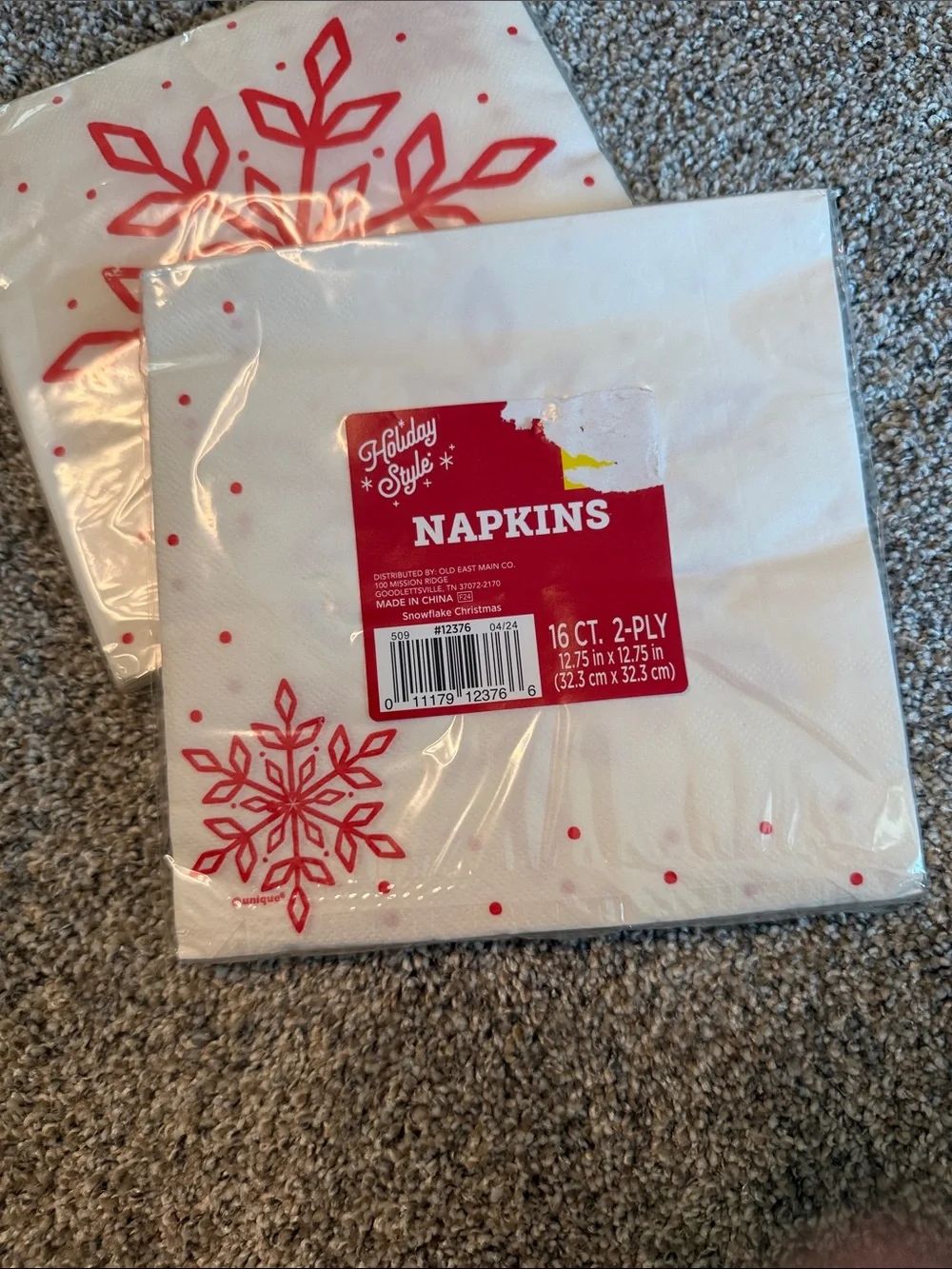 Holiday Snowflake Napkins - Red and White (2 packages/16 napkins per package)